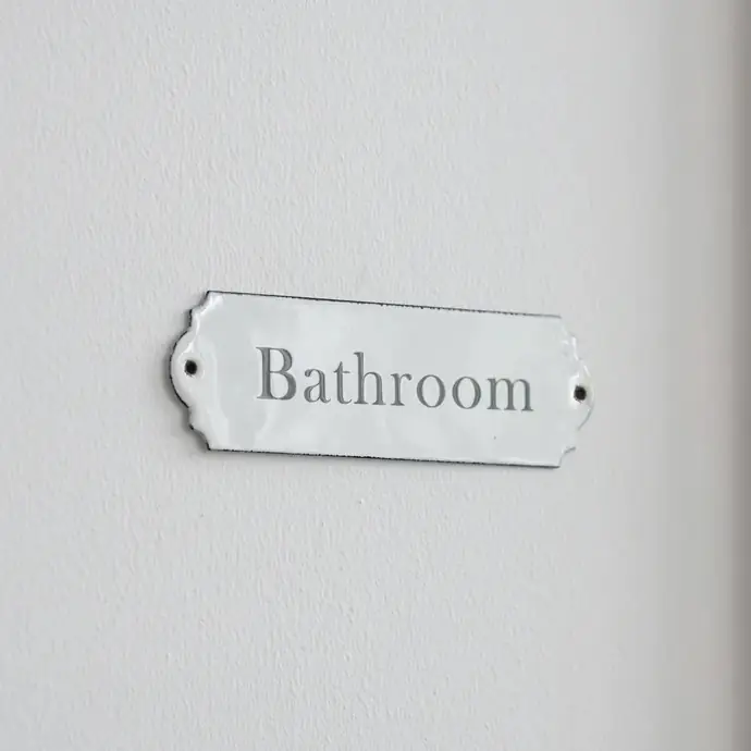Kovový štítek Bathroom
