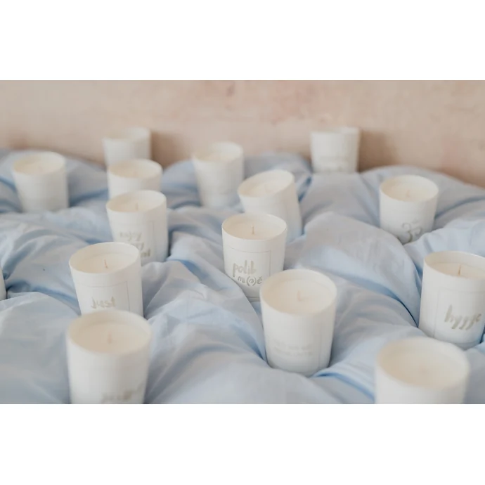 Bílá svíčka Hygge - fíky a bílé pižmo