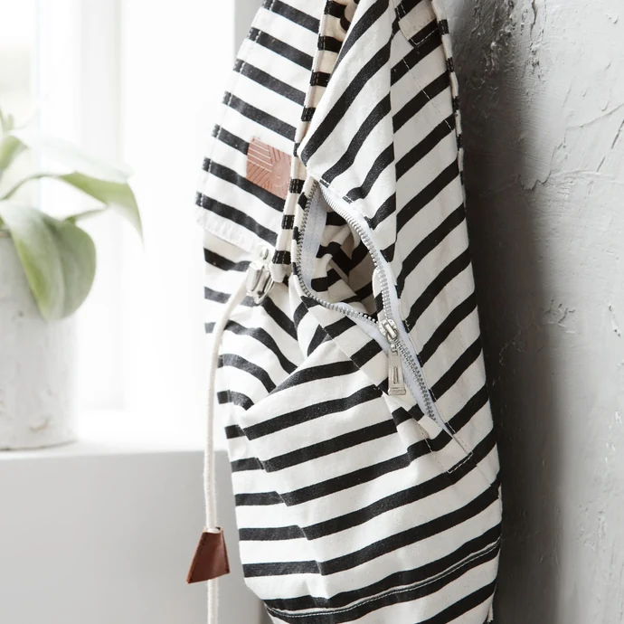Batoh Stripes black/white
